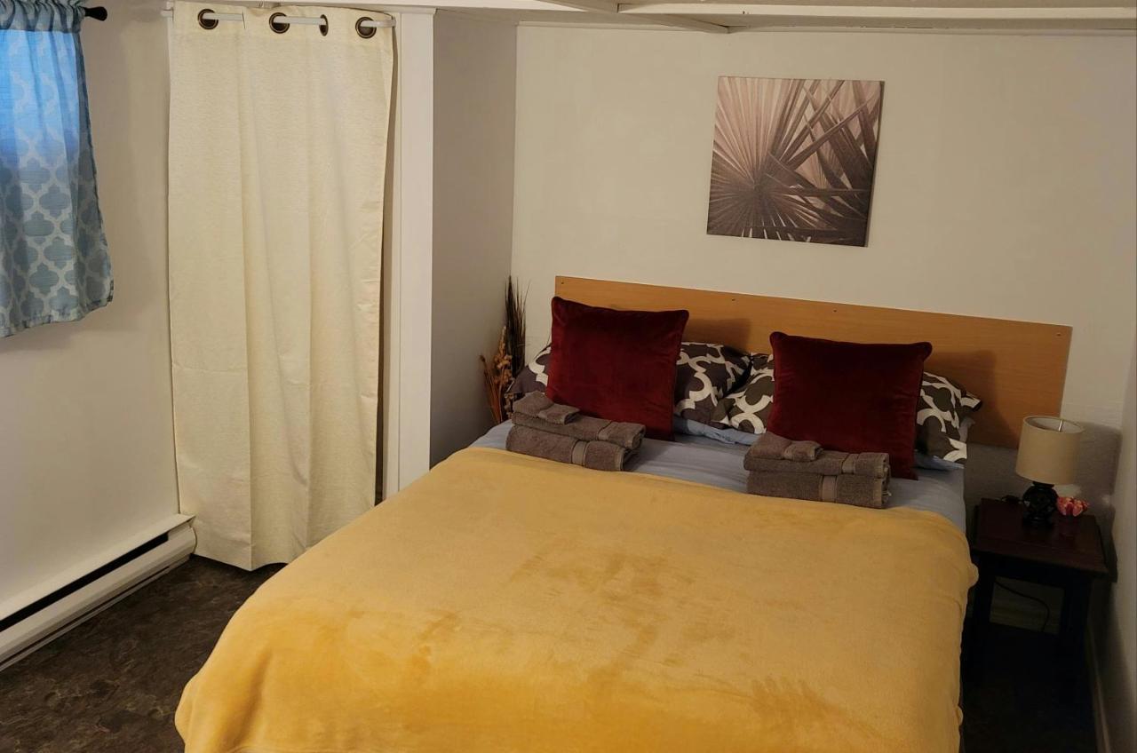 Ferienwohnung Lower Level Apt 6Ft High Close To Hwy Netflix Wifi Edmundston Exterior foto