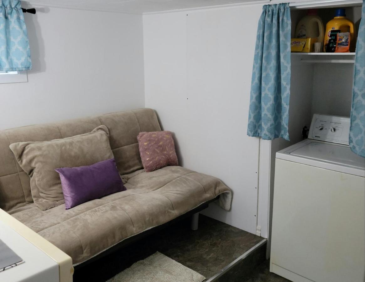 Ferienwohnung Lower Level Apt 6Ft High Close To Hwy Netflix Wifi Edmundston Exterior foto