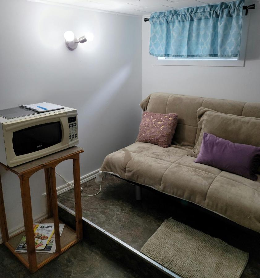 Ferienwohnung Lower Level Apt 6Ft High Close To Hwy Netflix Wifi Edmundston Exterior foto