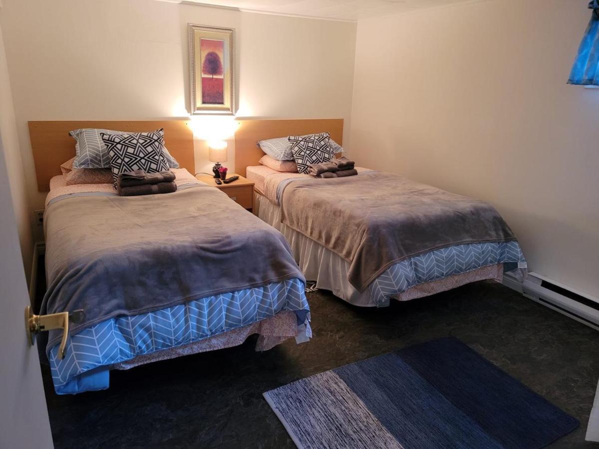 Ferienwohnung Lower Level Apt 6Ft High Close To Hwy Netflix Wifi Edmundston Exterior foto